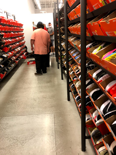 Clothing Store «Nike Clearance Store», reviews and photos, 4099 S Plaza Dr, Memphis, TN 38116, USA