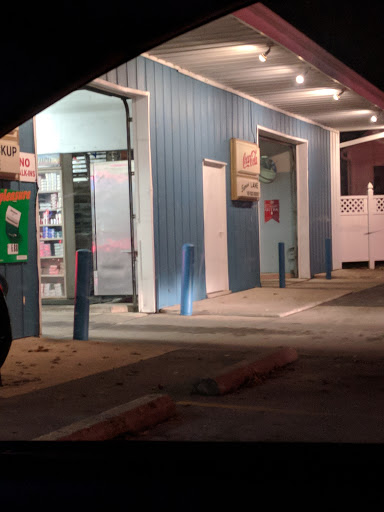 Restaurant «Celina Wine Store», reviews and photos, 716 W Logan St, Celina, OH 45822, USA