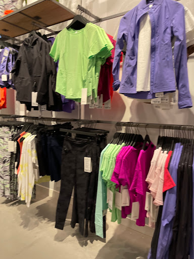 Sportswear Store «lululemon», reviews and photos, 2223 N Westshore Blvd #264, Tampa, FL 33607, USA