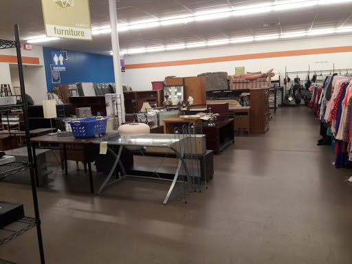 Thrift Store «McClintock & Southern Goodwill Retail Store & Donation Center», reviews and photos, 1546 E Southern Ave, Tempe, AZ 85282, USA