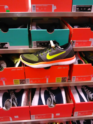 Clothing Store «Nike Factory Store», reviews and photos, 2210 Tanger Blvd #225, Gonzales, LA 70737, USA