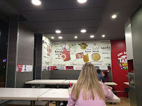 Atmosphère du Restaurant KFC Flins à Flins-sur-Seine - n°4