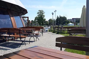 Wehikuł Czasu Grzybek na plaży ŁAZIENKI image