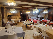 Atmosphère du Restaurant français Auberge de Chanaleilles à Les Vans - n°3