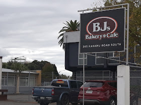 B J's Bakery
