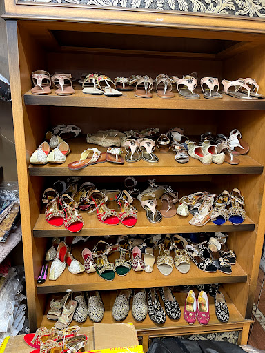 Grocery Store «Devon Market», reviews and photos, 1440 W Devon Ave, Chicago, IL 60660, USA