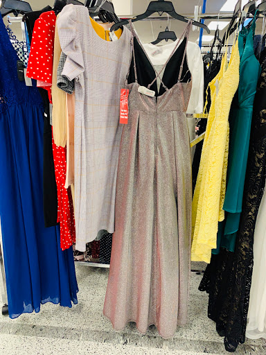 Clothing Store «Ross Dress for Less», reviews and photos, 9135 E Stockton Blvd, Elk Grove, CA 95624, USA