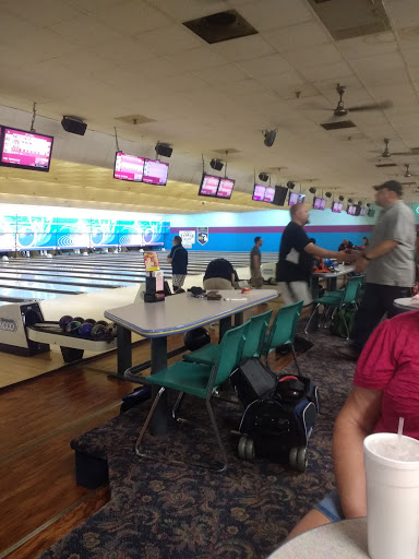 Bowling Alley «Town N Country Lanes», reviews and photos, 1100 S Wayne Rd, Westland, MI 48186, USA