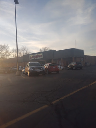Supermarket «Elyria Apples», reviews and photos, 230 N Abbe Rd, Elyria, OH 44035, USA