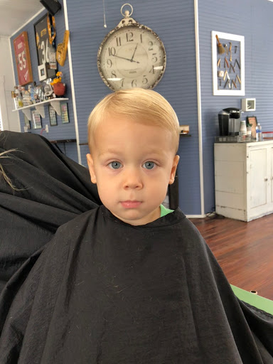 Barber Shop «The Little White House Barber Shop», reviews and photos, 11907 Fort King Hwy, Thonotosassa, FL 33592, USA