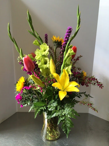 Florist «Crestwood Flowers», reviews and photos, 331 E 55th St, Kansas City, MO 64113, USA