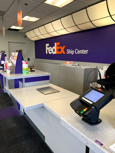 Shipping and Mailing Service «FedEx Ship Center», reviews and photos, 7275 Johnson Dr, Pleasanton, CA 94588, USA