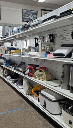 Thrift Store «Nifty Thrifty Thrift Store», reviews and photos, 826 W Railroad Ave, Shelton, WA 98584, USA