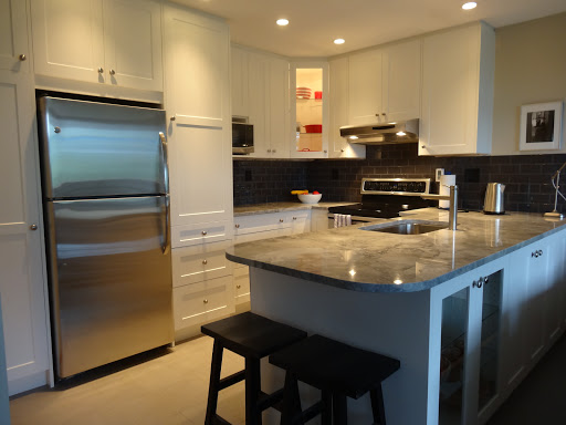 Oscar Grann's Furniture, 237 E 1 St, North Vancouver, BC V7L 1B4