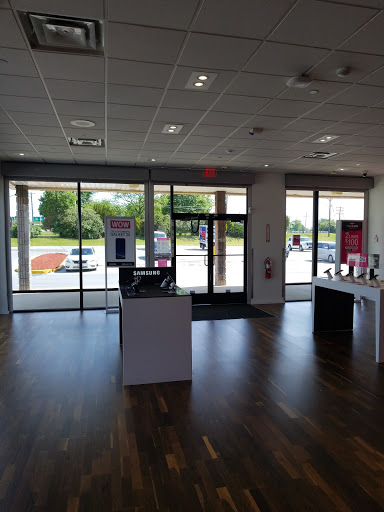 Cell Phone Store «T-Mobile», reviews and photos, 184 Penn Mart Ct #19, New Castle, DE 19720, USA