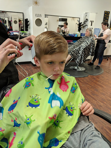 Hair Salon «Cut N Dunn Hair Salon», reviews and photos, 5658 N Springboro Pike, West Carrollton, OH 45449, USA