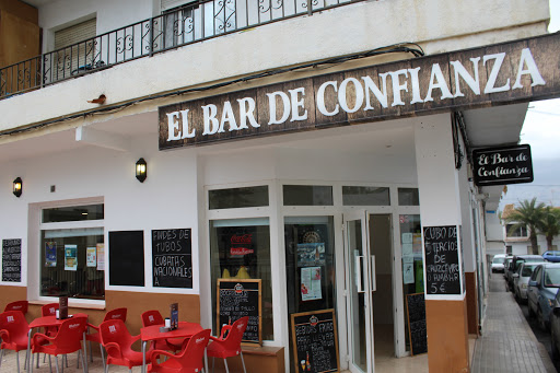 El bar de confianza - Carrer lAlfàs del Pi, 2, 03590 Altea, Alicante, España