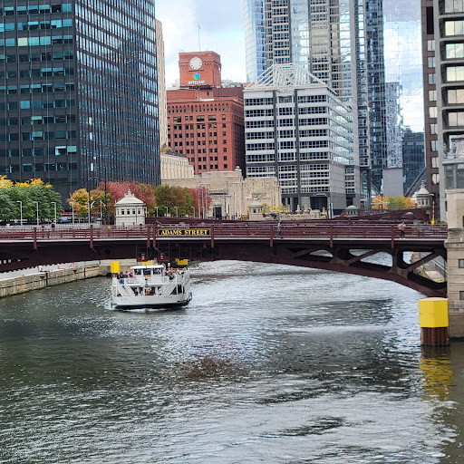 Bank «Federal Reserve Bank of Chicago», reviews and photos