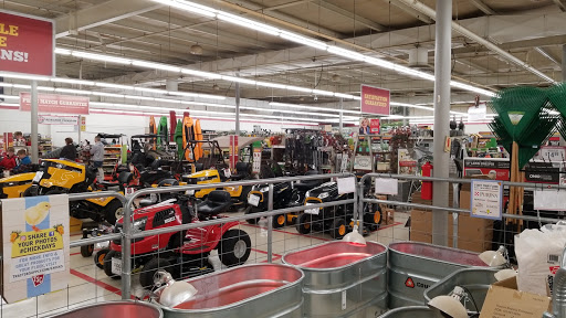 Home Improvement Store «Tractor Supply Co.», reviews and photos, 1550 Whitehall Rd, Muskegon, MI 49445, USA