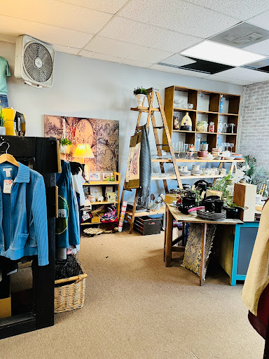 Thrift Store «Second Impressions - Resale for a Cause», reviews and photos, 24412 Muirlands Blvd, Lake Forest, CA 92630, USA