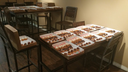 Donut Shop «Mini Doughnut Factory», reviews and photos, 2109 S Dale Mabry Hwy, Tampa, FL 33629, USA