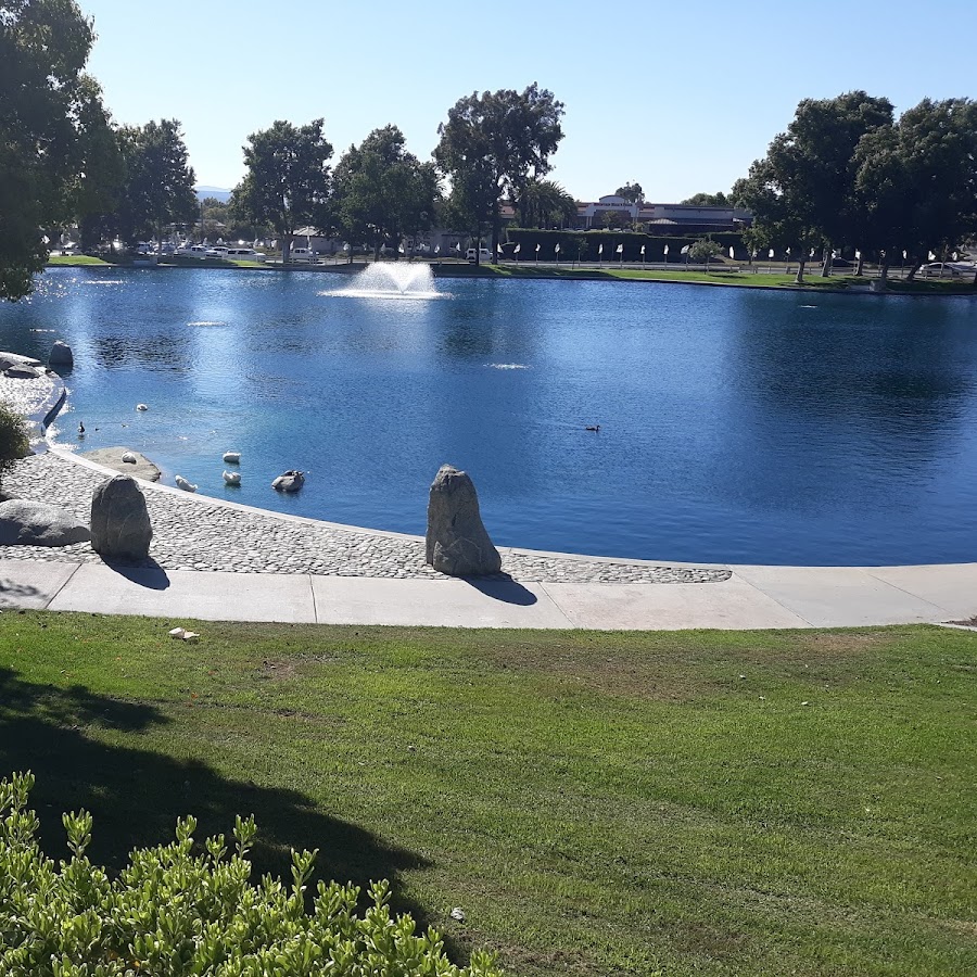 Temecula Duck Pond and park