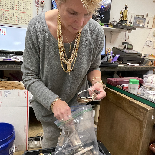 Diamond Buyer «Dover Jewelry & Pawn Exchange», reviews and photos, 558 N Dupont Hwy, Dover, DE 19901, USA