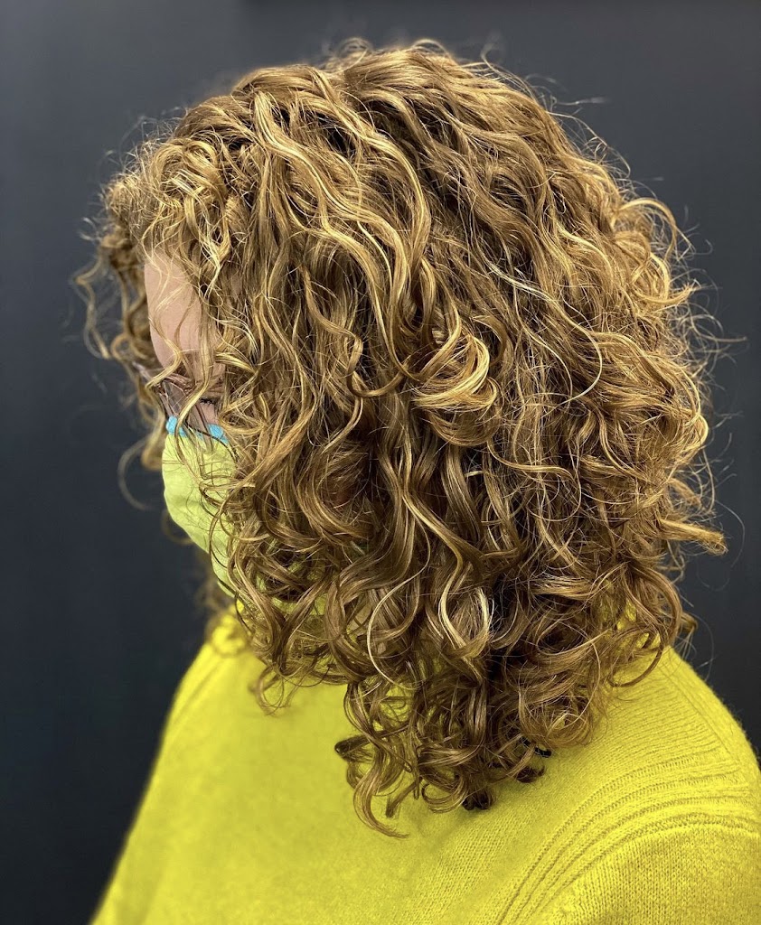 Distinctive Hair Design by Tina 55434