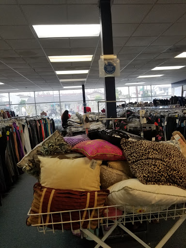 Thrift Store «Society of St. Vincent de Paul Long Beach Thrift Store», reviews and photos