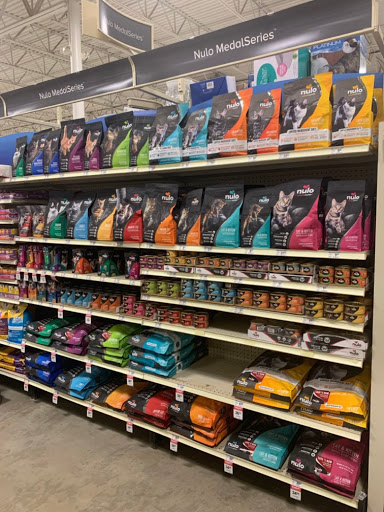 Pet Supply Store «PetSmart», reviews and photos, 5650 Mercury Dr, Dearborn, MI 48126, USA