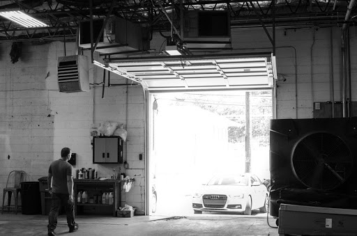 Auto Body Shop «Prestige Auto Collision», reviews and photos, 3122 Roanoke Rd, Kansas City, MO 64111, USA