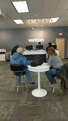 Cell Phone Store «Verizon Authorized Retailer - A Wireless», reviews and photos, 861 NY-13 #1, Cortland, NY 13045, USA