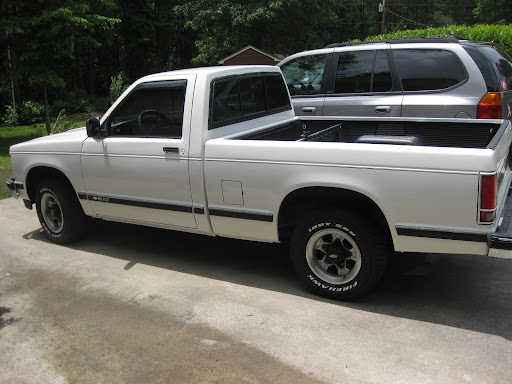 Auto Body Shop «Maaco Collision Repair & Auto Painting», reviews and photos, 1308 Central Pkwy SW, Decatur, AL 35601, USA