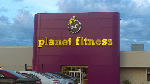 Gym «Planet Fitness», reviews and photos, 1750 S Hwy 36 Service Dr, Roseville, MN 55113, USA