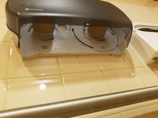 Grocery Store «Weis», reviews and photos, 883 Russell Ave, Gaithersburg, MD 20879, USA