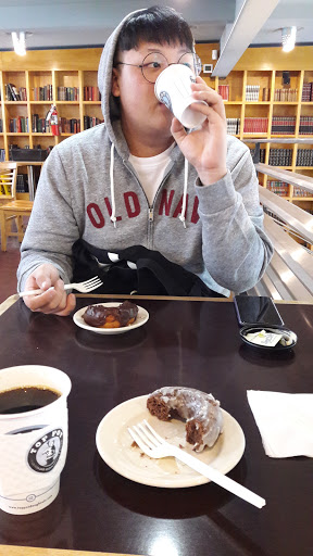 Donut Shop «Top Pot Doughnuts», reviews and photos, 2124 5th Ave, Seattle, WA 98121, USA