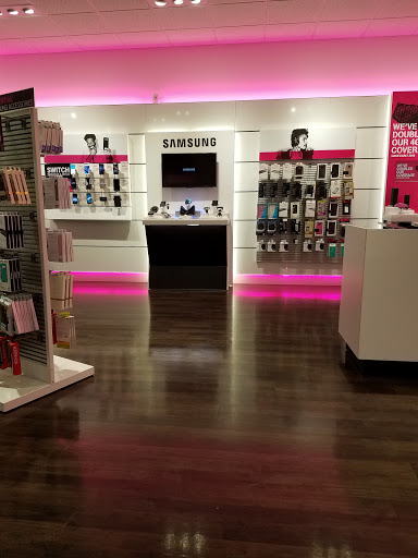 Cell Phone Store «T-Mobile», reviews and photos, 8910 TX-121, McKinney, TX 75070, USA
