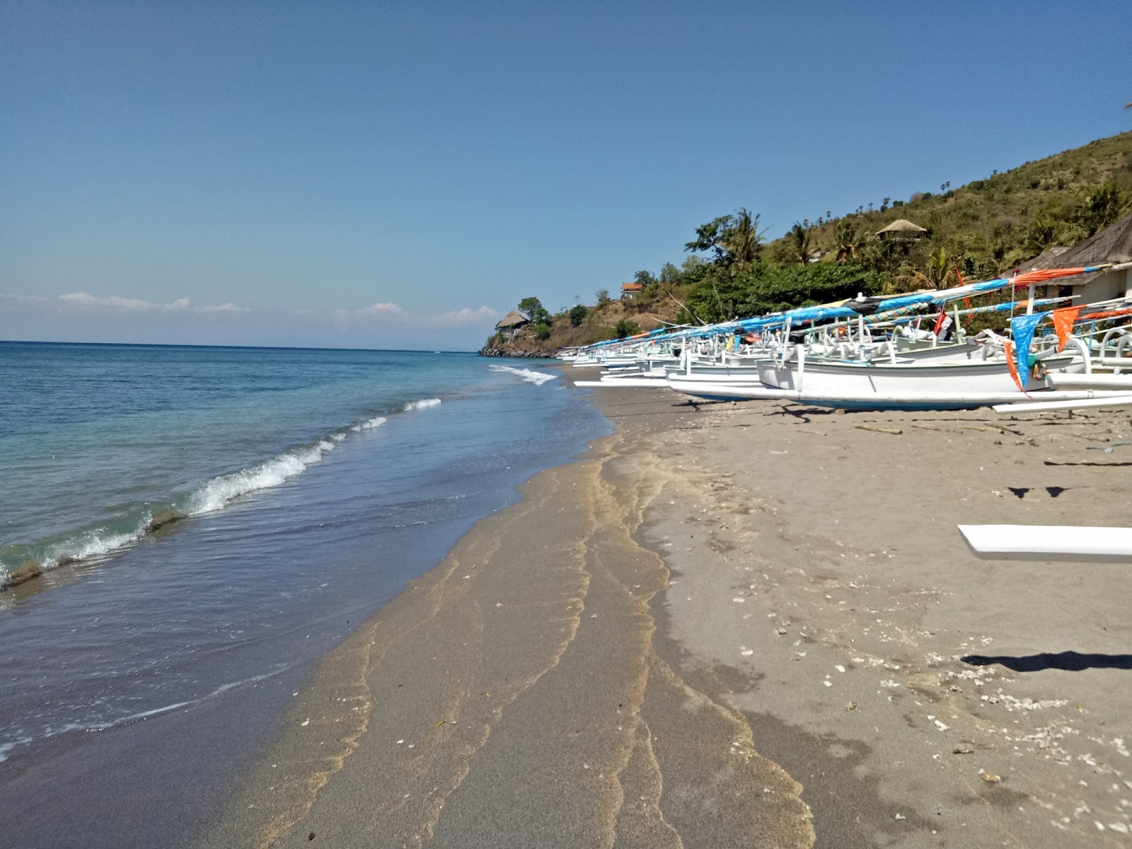Photo de Bintang Beach avec sable brun de surface