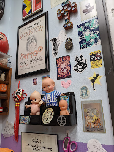 Tattoo Shop «Electric Chair Tattoo & Piercing», reviews and photos, 8722 Richmond Ave, Houston, TX 77063, USA