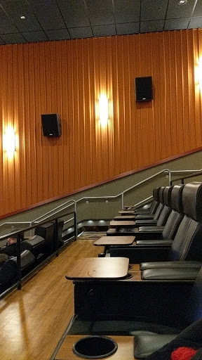 Movie Theater «Regal Cinemas Ronkonkoma 9», reviews and photos, 565 Portion Rd, Ronkonkoma, NY 11779, USA