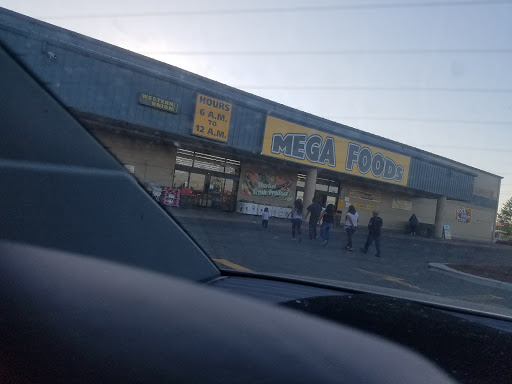 Grocery Store «Mega Foods Woodburn», reviews and photos, 1542 Mt Hood Ave, Woodburn, OR 97071, USA