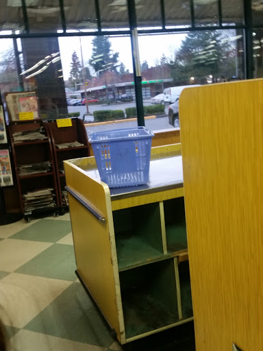 Grocery Store «HT Oaktree Market», reviews and photos, 10008 Aurora Ave N, Seattle, WA 98133, USA