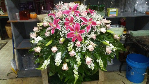 Florist «Camden Florist», reviews and photos, 212 W Main St, Camden, TN 38320, USA