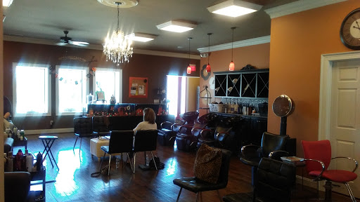 Beauty Salon «Red Door Salon», reviews and photos, 328 S High St, McMinnville, TN 37110, USA