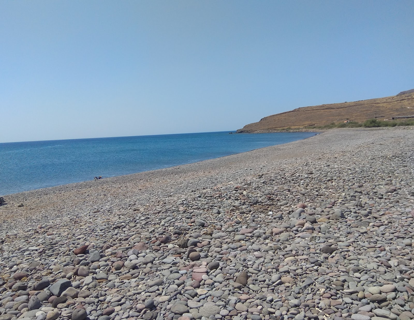 Foto de Paralia Makara com água cristalina superfície