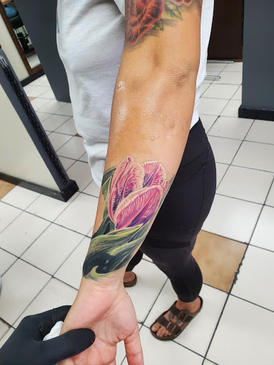 Tattoo Shop «Las Vegas Tattoo Co», reviews and photos, 1829 E 7th Ave, Tampa, FL 33605, USA