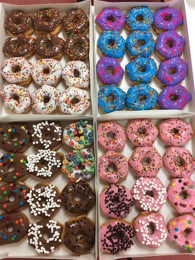 Donut Shop «Donut Palace», reviews and photos, 113 S Interstate Hwy 35, New Braunfels, TX 78130, USA