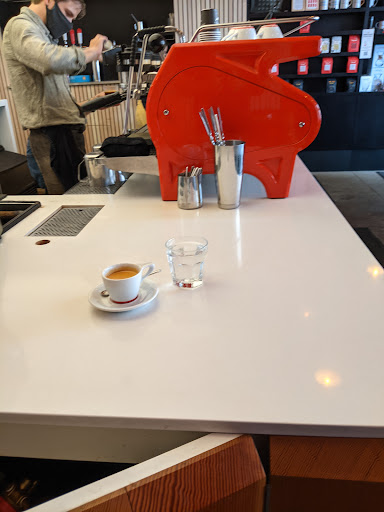 Coffee Shop «Intelligentsia Coffee Wicker Park Coffeebar», reviews and photos, 1609 W Division St, Chicago, IL 60622, USA