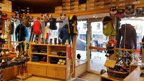Mille et une Montagnes - Location / Vente de matériels de ski de rando et textiles montagnes à Font-Romeu-Odeillo-Via