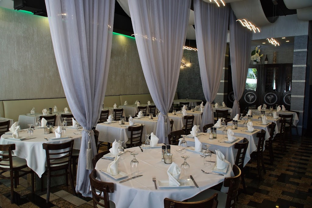 Fifi's on the Beach Seafood Restaurant 33141